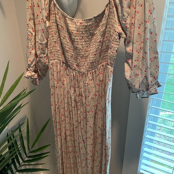 Bridgerton-Style Rouched Floral Dress - Picture 3 of 3